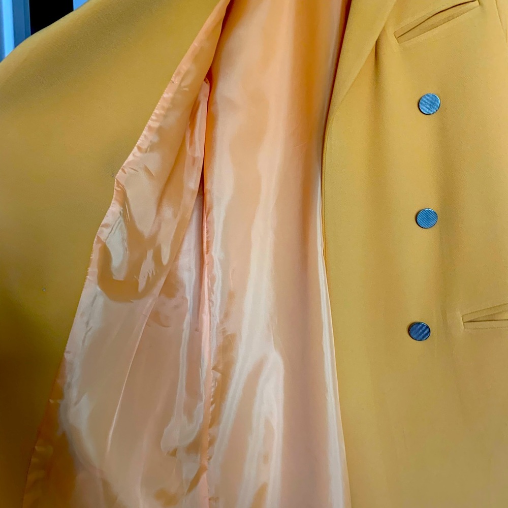 Spring Yellow Coat In Good Condition.Size Small - image 2